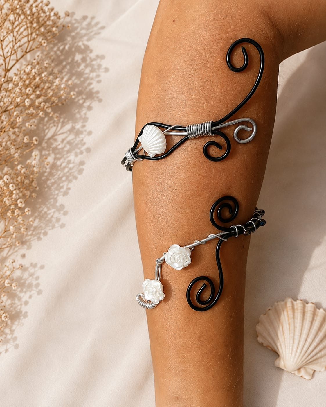 Arm Cuff "Il Canto della Sirena" 🖤🤍